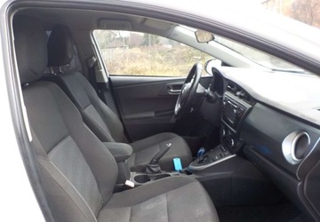 Toyota Auris II 2014 Toyota Auris Okazja 1.8 Hybryda 99KM, zdjęcie 16