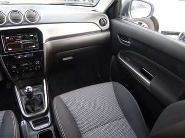 Suzuki Vitara III SUV Facelifting 1.0 BoosterJet 111KM 2018 Suzuki Vitara 1.0 BoosterJet, 1. Właściciel, zdjęcie 7