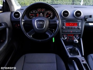 Audi A3 8P Hatchback 3d 1.9 TDI 105KM 2009 Audi A3 Sportback Audi A3 Sportback 1.9 Diesel 105KM, zdjęcie 26