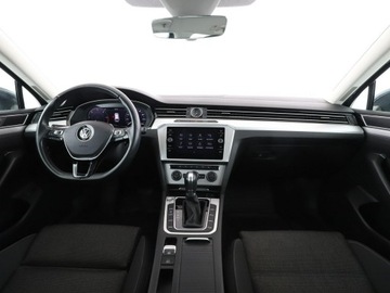 Volkswagen Passat B8 Variant 2.0 TDI BlueMotion SCR 150KM 2019 Volkswagen Passat 2.0TDI Comfortline Tempomat, zdjęcie 14