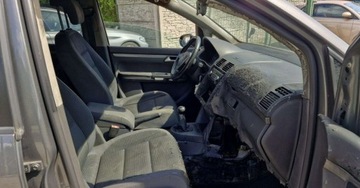 Volkswagen Touran II 1.6 TDI 105KM 2011 Volkswagen Touran 1.6 TDI 110KM Alufelgi Klimatronic 1.6 Diesel 105KM, zdjęcie 10