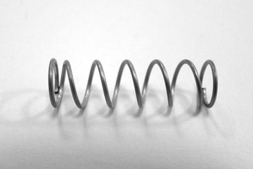 SPRĘŻYNA NACISKOWA d=0,7 * Dz=7,5 * L=22,5 - 5szt.