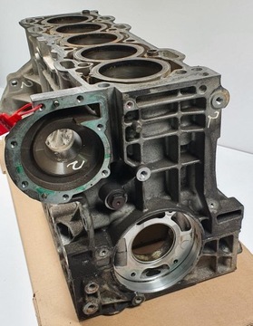 BLOK MOTORU D5244T VOLVO XC90 2.4 D5 8653865