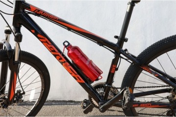 РЕГУЛИРУЕМАЯ КОРЗИНА, ДЕРЖАТЕЛЬ ДЛЯ ВЕЛОСИПЕДНОЙ БУТЫЛКИ V2