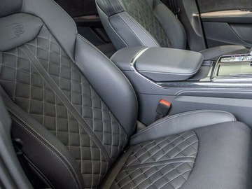 Audi Q7 II SUV Facelifting  3.0 50 TDI 286KM 2025 AUDI Q7 50 TDI quattro S Line Suv 3.0 (286KM) 2025, zdjęcie 3