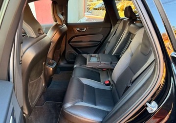 Volvo XC60 II Crossover D4 190KM 2020 Volvo XC 60 R DESIGN 2.0D4 190ps 6Biegow AWD4x4 Kamera FullLed Bezwypadkow, zdjęcie 24