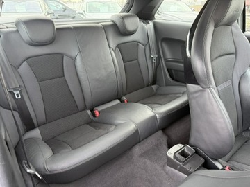 Audi A1 I Hatchback 3d 1.6 TDI 105KM 2011 Audi A1 3-drzwiowe 1.6 TDI 105KM 2011r, S-Line, zdjęcie 12