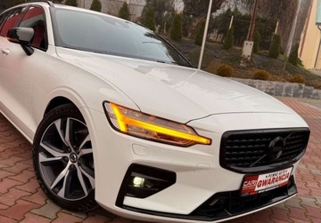 Volvo V60 II  Kombi 2.0 D4 190KM 2019 Volvo V60 R DESIGN 2.0D4 AWD 190ps AutoMat8Biegow HiBeamLED SerwisASO VAT23, zdjęcie 9