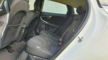 Volvo V40 II Hatchback 2.0 D2 DRIVE-E 120KM 2015 Volvo V40 2.0 D2 120KM # Momentum # Navi #, zdjęcie 7
