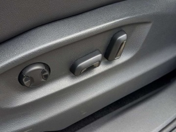 Volkswagen Touran III 1.5 TSI EVO 150KM 2022 Volkswagen Touran Touran, Ogrzewanie Postojowe, Hak, Asystenci, Kamera, 1.5, zdjęcie 18