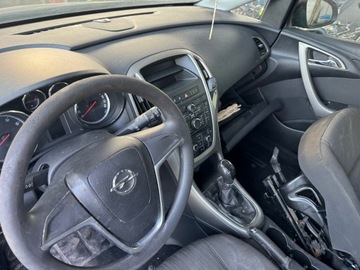 DESKA KOKPIT KONZOLA AIRBAG PÁSY OPEL ASTRA J FACELIFT