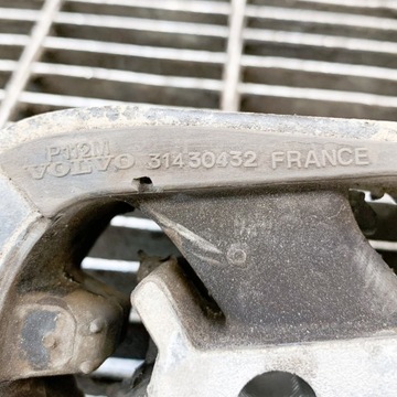 31430432 ULOŽENÍ MOTORU PRAVÁ VOLVO V40 HATCHBACK T3 2017