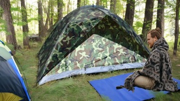 Камуфляжная палатка на 2 человека с туристическими тропиками, легкой и удобной москитной сеткой.