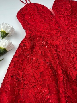 Rozkloszowana sukienka z koronką i cekinami czerwona mini SPEECHLESS r. M