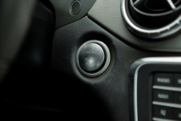 Mercedes CLA C117 Coupe Facelifting 1.6 180 122KM 2017 Mercedes-Benz CLA CLA 180 7-G DCT Progressive Salon Polska Autotrade Mer, zdjęcie 21