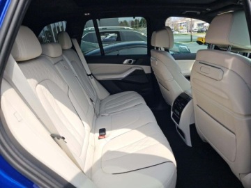 BMW X5 G05 2024 BMW X5 M60 XDrive 2024 4.4 Benzyna 523KM, zdjęcie 11