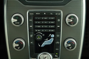 Volvo XC70 II Kombi Facelifting 2.0 D4 DRIVE-E 181KM 2016 Volvo XC70 D4, Salon Polska, 178 KM, Automat, zdjęcie 12