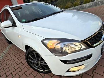 Kia Ceed I SW Facelifting 1.6 DOHC CVVT 126KM 2012 Kia Cee'd KlimaTronik, Kam. Cofania, Navi, Grzane, zdjęcie 2