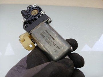 BMW 7 E65 E66 2004 MOTOREK ZÁVĚS OKNO ZADNÍ