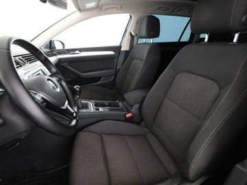 Volkswagen Passat B8 Variant 1.4 TSI ACT 150KM 2015 Volkswagen Passat panorama klima auto grzane, zdjęcie 12