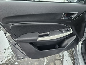 Suzuki Swift VI Hatchback Facelifting 1.2 DualJet SHVS 83KM 2021 Suzuki Swift Bezwypadkowy, Kamera, Android, zdjęcie 22