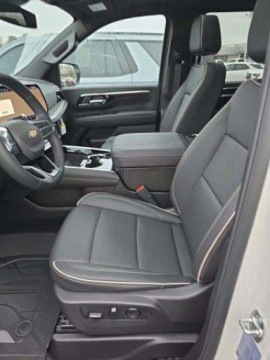 Chevrolet Suburban GMT900 2025 Chevrolet Suburban Premier 1LZ 2025 5.3 Benzyna 355KM, zdjęcie 6