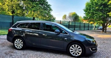 Opel Astra J Sports Tourer Facelifting 1.4 Turbo ECOTEC 120KM 2013 Opel Astra BENZYNA NAWIGACJA LIFT super okazja polecamy 1.4 120KM, zdjęcie 8