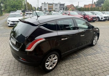 Lancia Delta III Hatchback 1.4 Turbo-Jet 120KM 2012 Lancia Delta 1,4 120KM Klimatronik Navi 1.4 Benzyna 120KM, zdjęcie 5