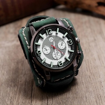 Панк-ретро-часы с широким ремешком и зеленой манжетой