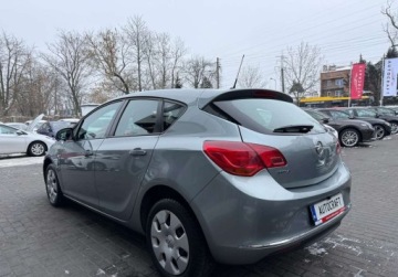 Opel Astra J Hatchback 5d Facelifting 1.6 Twinport ECOTEC 115KM 2015 Opel Astra salon Polska , I wlasciciel, kamera cofania 1.6 Benzyna 115KM, zdjęcie 16