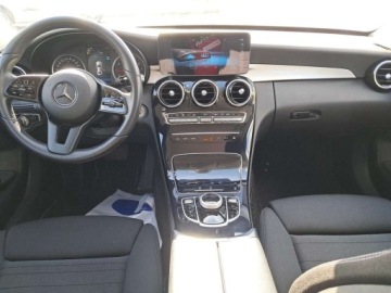 Mercedes Klasa C W205 Limuzyna Facelifting 1.6 C160 129KM 2019 Mercedes-Benz Klasa C Mercedes-Benz Klasa C Salon PL 1.6 Benzyna 129KM, zdjęcie 2