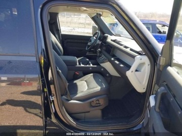 Land Rover Defender IV (L663) 2023 Land Rover Defender 110 se, 2023r., 4x4, 3.0L 3.0 Benzyna 395KM, zdjęcie 8