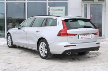 Volvo V60 II  2021 Volvo V60 Momentum Pro, zdjęcie 2