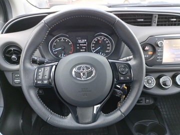 Toyota Yaris III Hatchback 5d Facelifting 2017 1.5 Dual VVT-iE 111KM 2019 Toyota Yaris 1,5-Dual-VVT-iE III (2011-2019) 1.5VV, zdjęcie 15