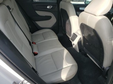 Volvo XC40 2022 Volvo XC 40 Volvo XC40 T5 AWD Momentum z 2022 roku , od firmy ubezpieczeni, zdjęcie 11