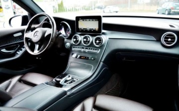 Mercedes GLC C253 2017 Mercedes-Benz GLC Bardzo bogate wyposazenie 2.0 Hybryda 320KM, zdjęcie 26