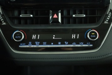 Toyota Corolla XII Sedan 1.5 VVT-i 125KM 2022 Toyota Corolla 1.5 VVT-i, Salon Polska, zdjęcie 10