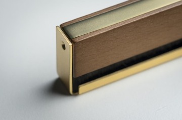 Pro-Ject Brush it Премиальная щетка для виниловых пластинок с заземляющим кабелем