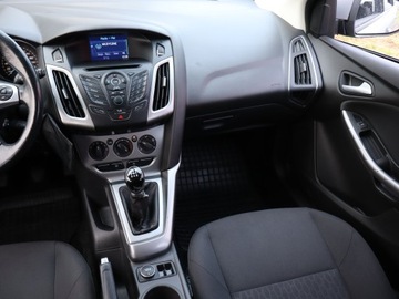 Ford Focus III Hatchback 5d facelifting 1.0 EcoBoost 100KM 2014 Ford Focus 1.0 EcoBoost, Navi, Klima, Tempomat, zdjęcie 7