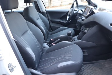 Peugeot 208 I Hatchback 3d 1.2 VTI 82KM 2013 Peugeot 208 1.2 PureTech, Klima, Tempomat, zdjęcie 8