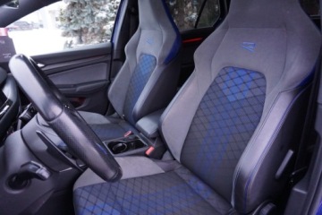 Volkswagen Golf VIII R 2.0 TSI 320KM 2022 Volkswagen Golf 4Mot DSG SalonPL Szyberdach ACC Kamera Klima 3stref, zdjęcie 14