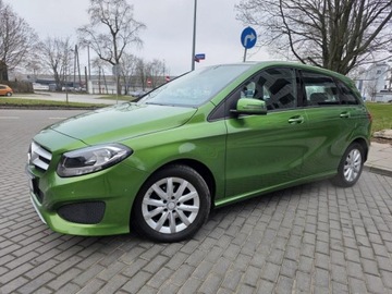 Mercedes Klasa B W246 Sports Tourer Facelifting 1.6 180 122KM 2017 MERCEDES B180, 1,6l benzyna 122KM Automat Niski przebieg: 103,232km, zdjęcie 2