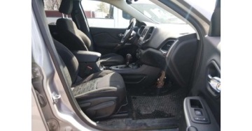 Jeep Cherokee V 2019 Jeep Cherokee 4x4 benz. 3,2L automat KUPIONY w transporcie do Polski 3.2, zdjęcie 3