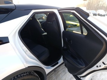 Toyota C-HR II SUV 2.0 Hybrid Dynamic Force 197KM 2024 Toyota C-HR 2.0 Hybrid Executive Toyota C-HR 2.0 H, zdjęcie 16