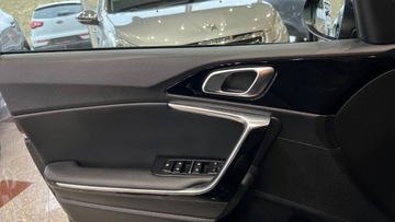 Kia Ceed III Hatchback 1.4 DOHC 100KM 2019 Kia Ceed 1,4 benzyna Kamera Nawigacja full LED 1.4 Benzyna 100KM, zdjęcie 36