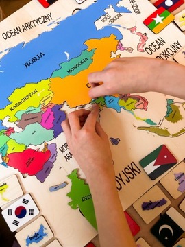 Карта Азии с государствами и флагами