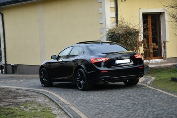 Maserati Ghibli III Sedan Facelifting 3.0 V6 350KM 2017 Maserati Ghibli Nerissimo edition 3.0V6 350KM 2017, zdjęcie 2