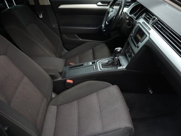 Volkswagen Passat B8 Variant 2.0 TDI BlueMotion SCR 150KM 2017 VW Passat 2.0 TDI, Salon Polska, Automat, VAT 23%, zdjęcie 8