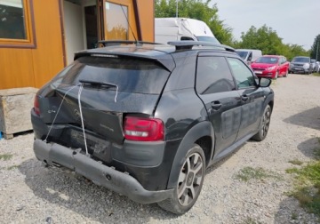 Citroen C4 Cactus Crossover 1.2 PureTech 110KM 2014 Citroen C4 Cactus 122014r, 1.2 Benzyna. Lekko uszkodzony prawy przod i tyl, zdjęcie 2