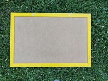 Tablica kredowa na ścianę 90x60 żółta + GRATIS